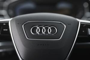 Audi A8 L 60 TFSI e Quattro 2020 года  (UK)